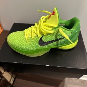 Nike Green and Yellow Athletic Shoes with Breathable Mesh
